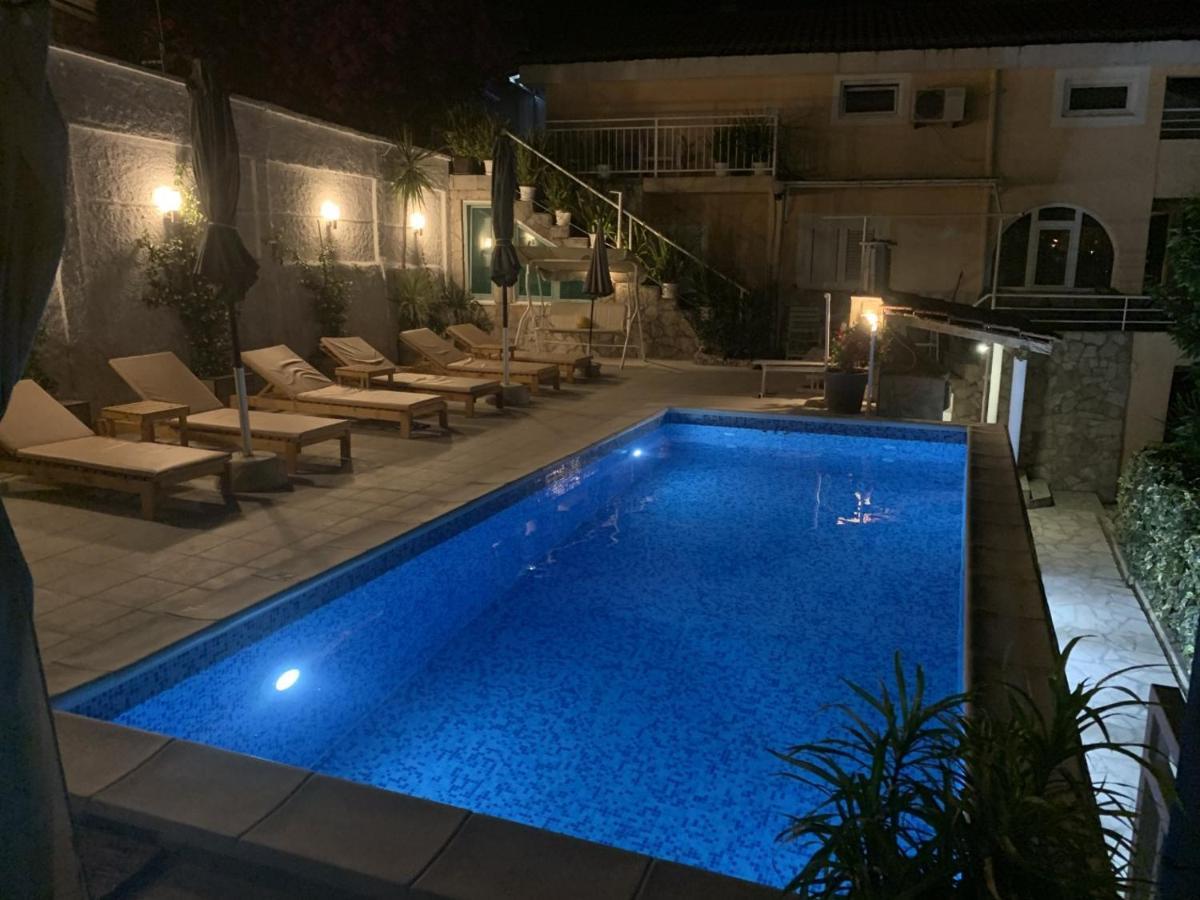 Al Mare Apartment Igalo Exterior photo